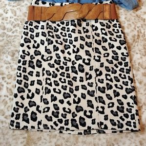 3/$15 Merona Black & White Cheetah Print Pencil Skirt Size 2